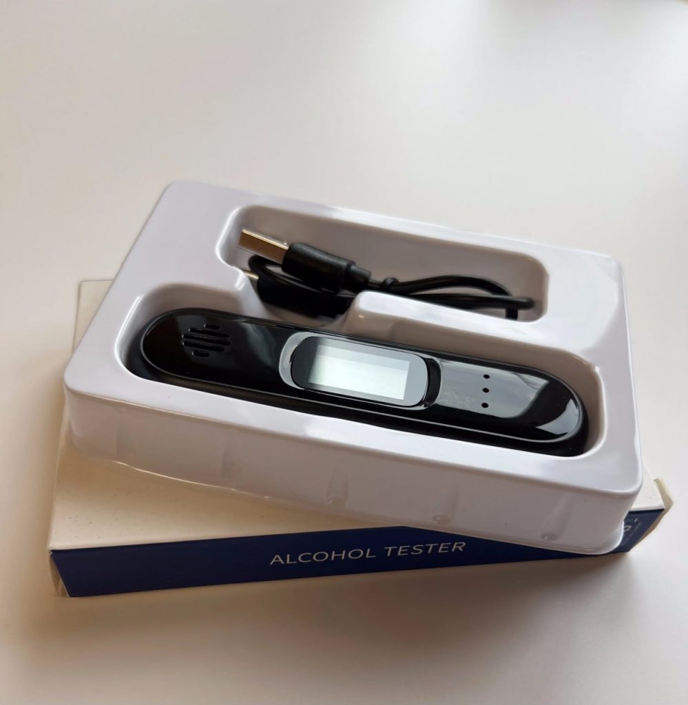 Алкотестер з високочутливим сенсором T01 – зручний та швидкий спосіб тестування