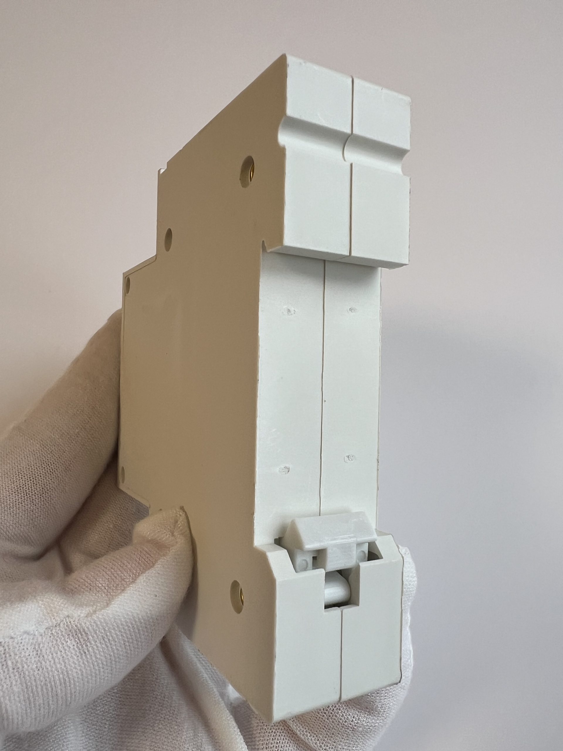 WiFi вимикач для стандартної DIN-рейки електрощита