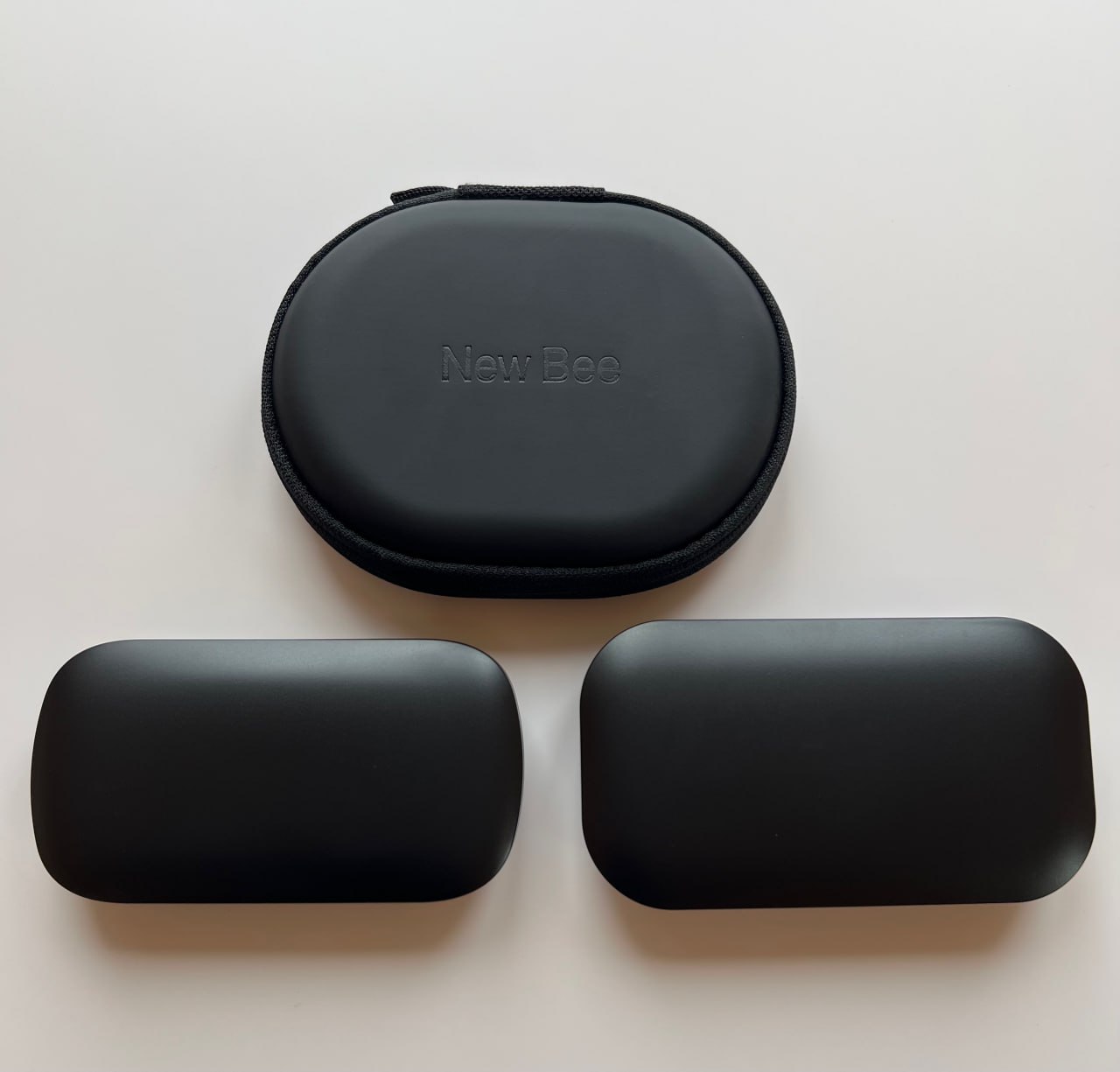 бездротова гарнітура з мікрофоном в кейсі