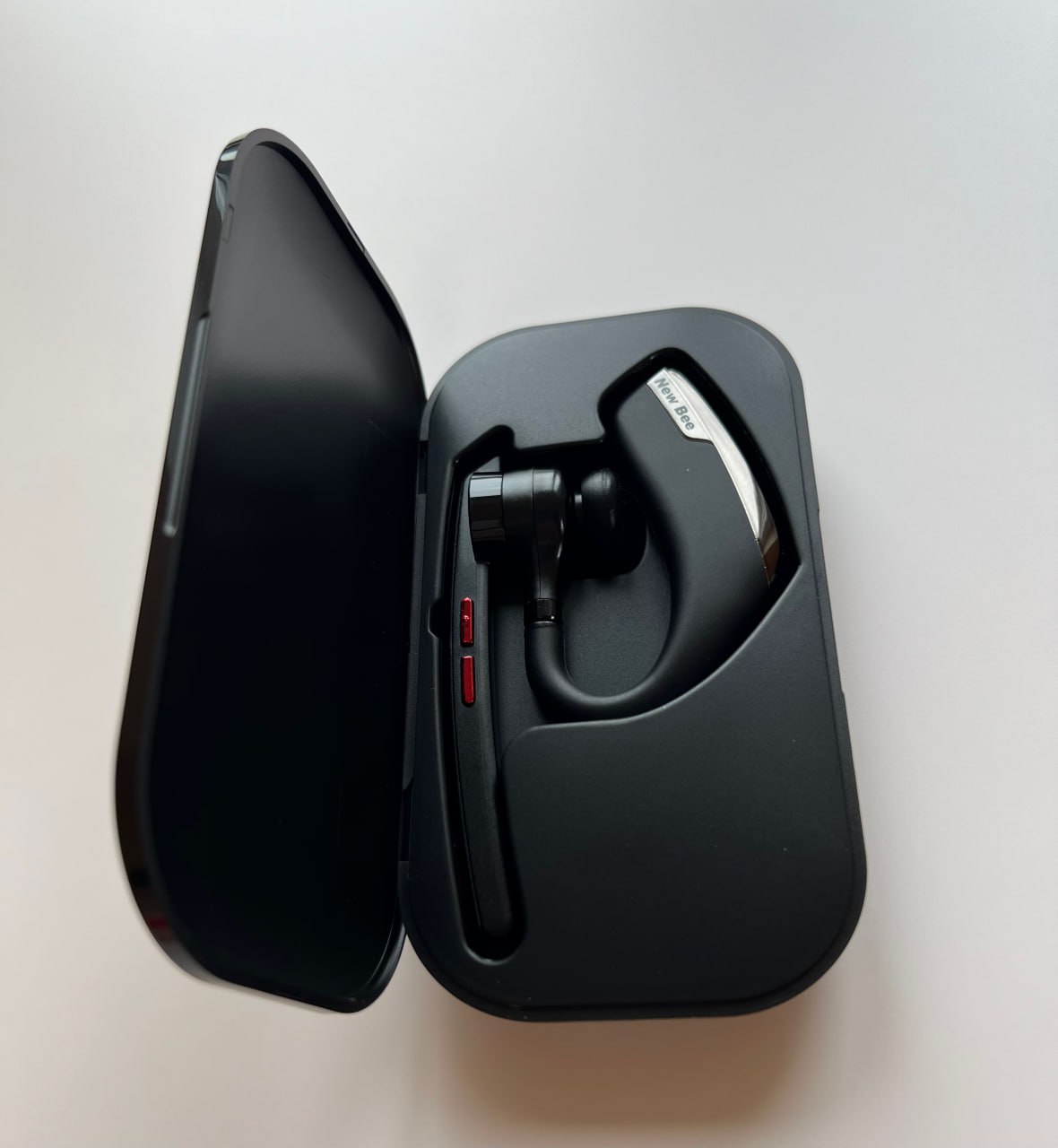 безпровідна bluetooth гарнітура з кейсом