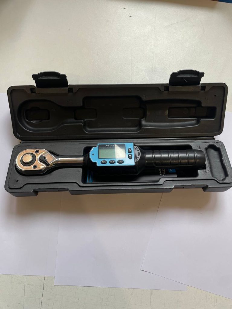 Цифровий динамометричний ключ GOYOJO NITERUS GM100 у кейсі — загальний вигляд