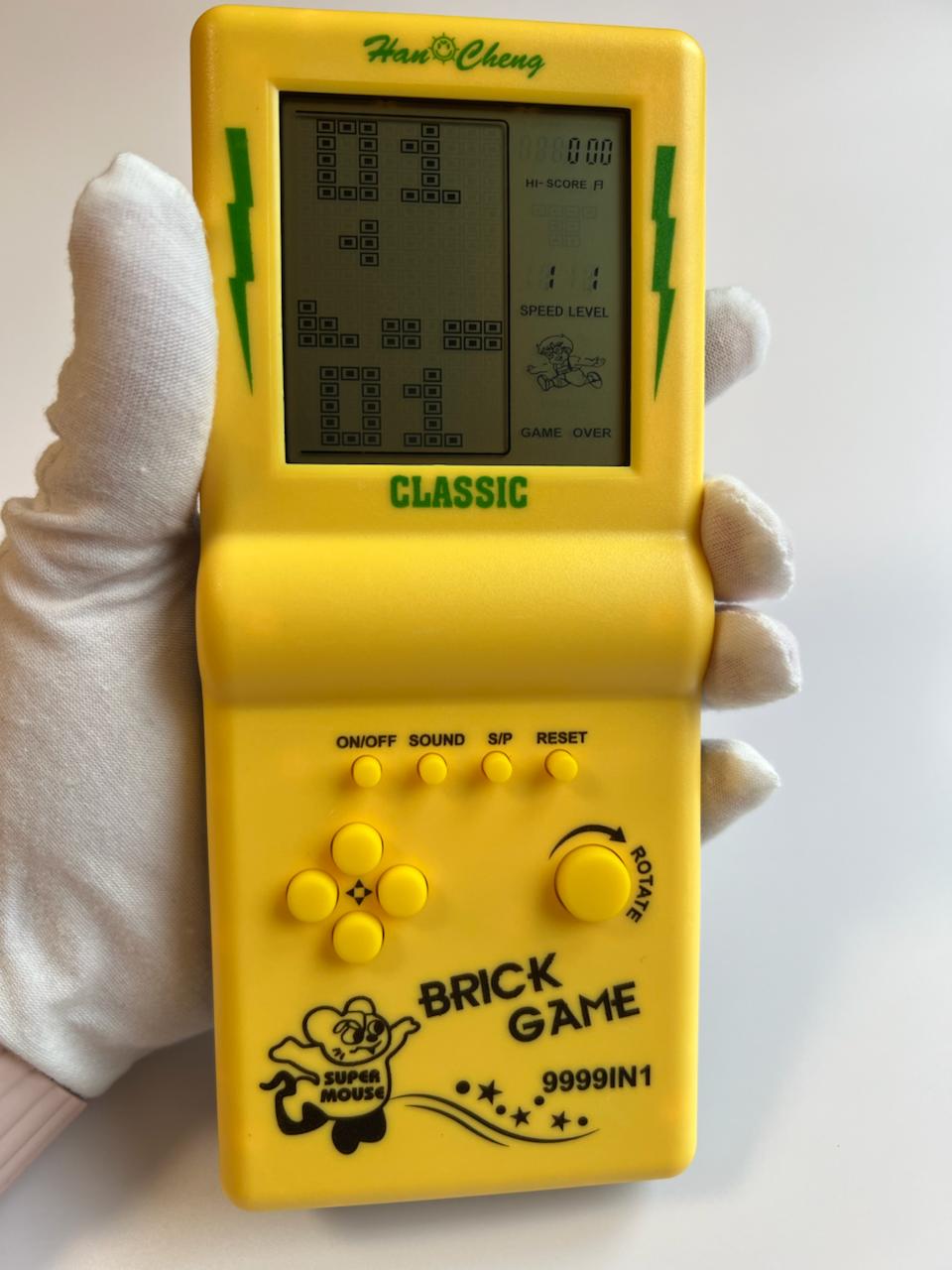 Портативна гра Тетріс — зручна для дітей і дорослих