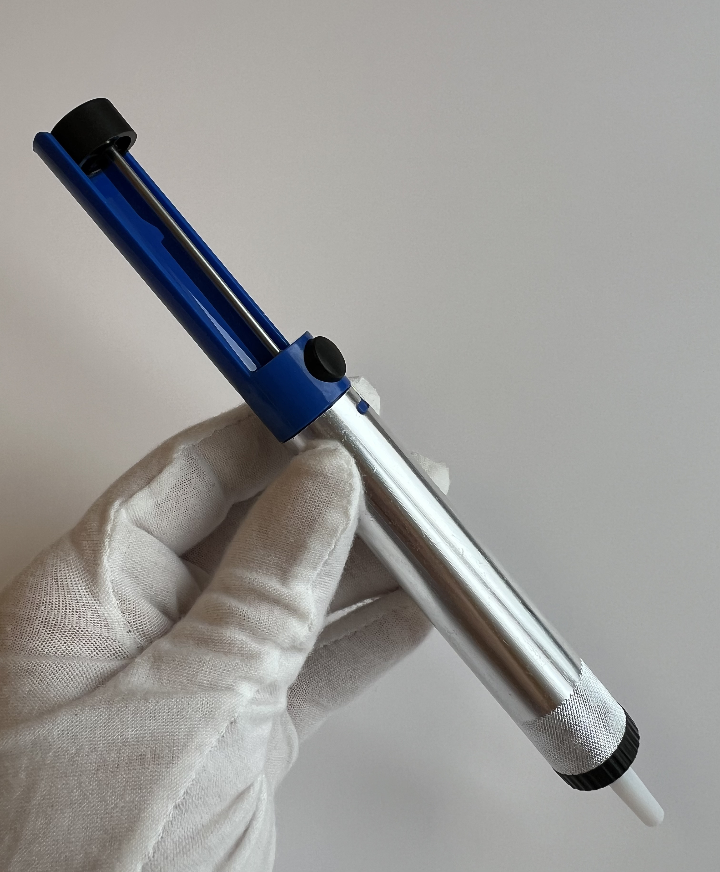 Алюмінієвий вакуумний оловоотсос