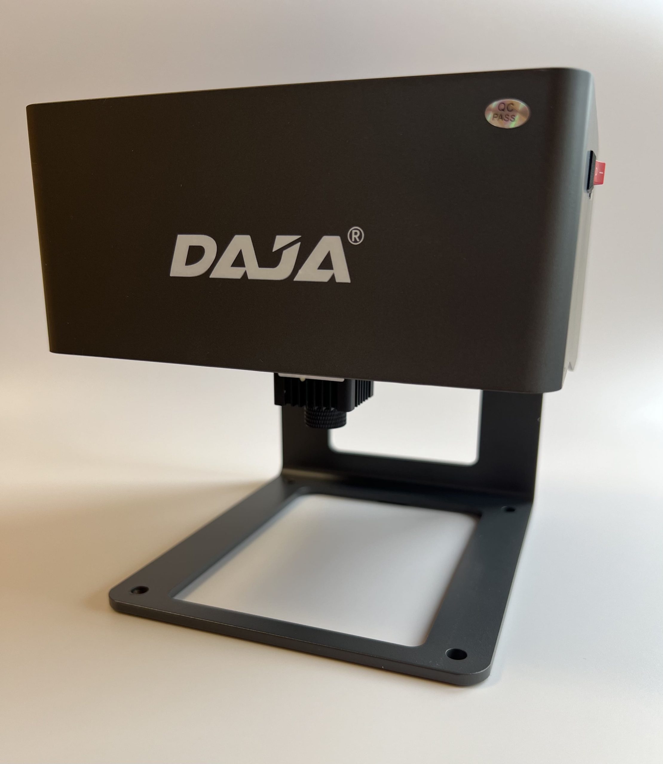 Лазерний гравер для шкіри та металу