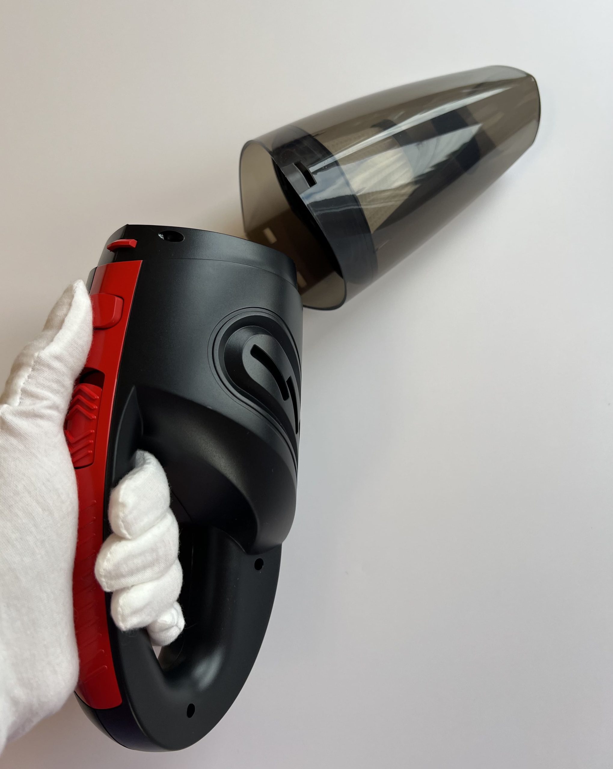 Зручний та компактний пилосос для авто