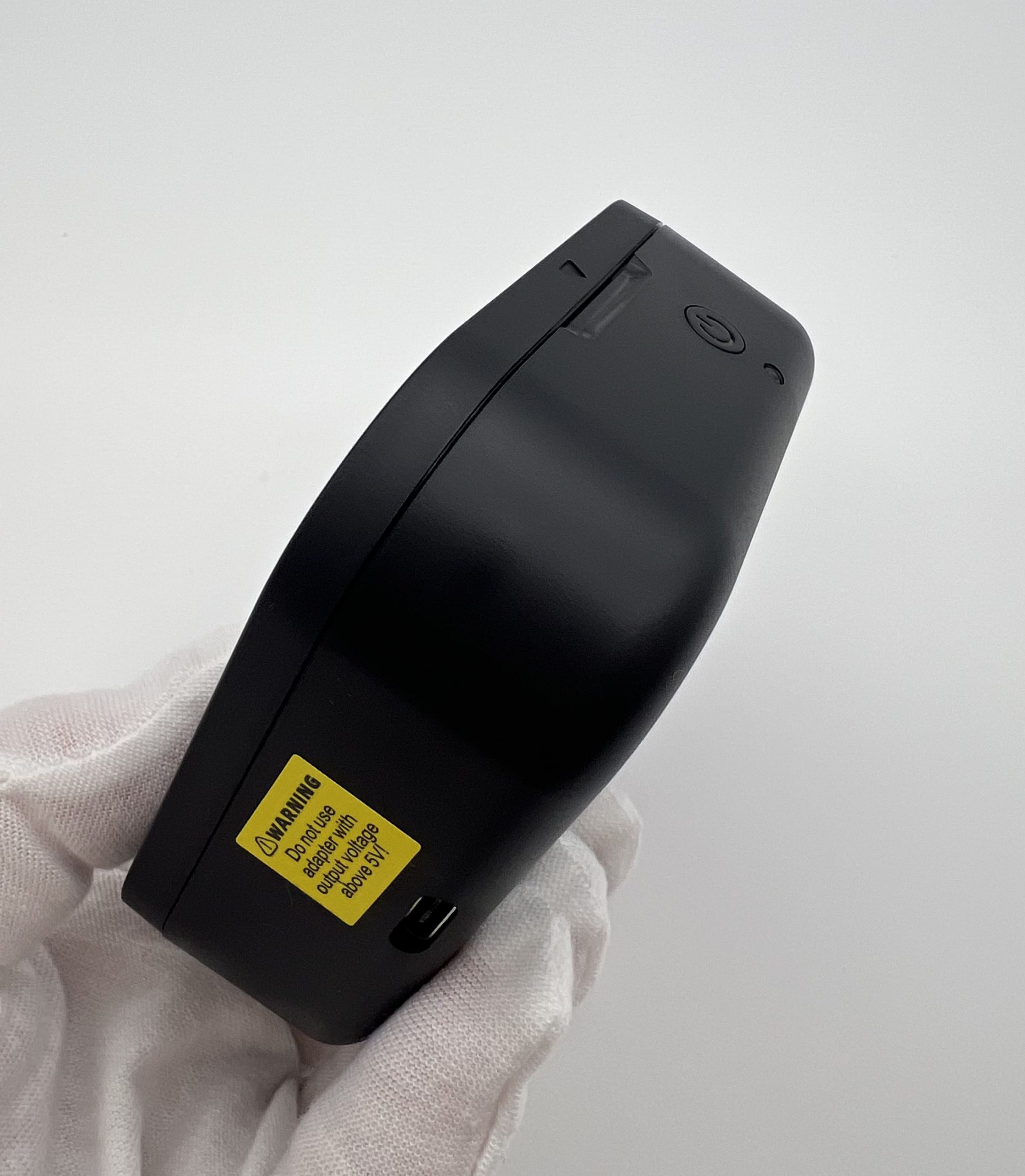 Робота Q30 від батарейок або кабелю Type-C