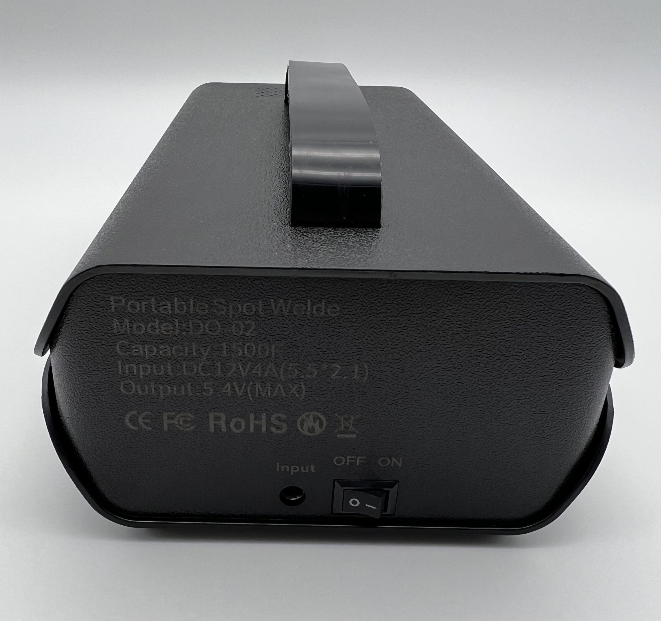 Інтуїтивне керування портативним апаратом для зварювання акумуляторів