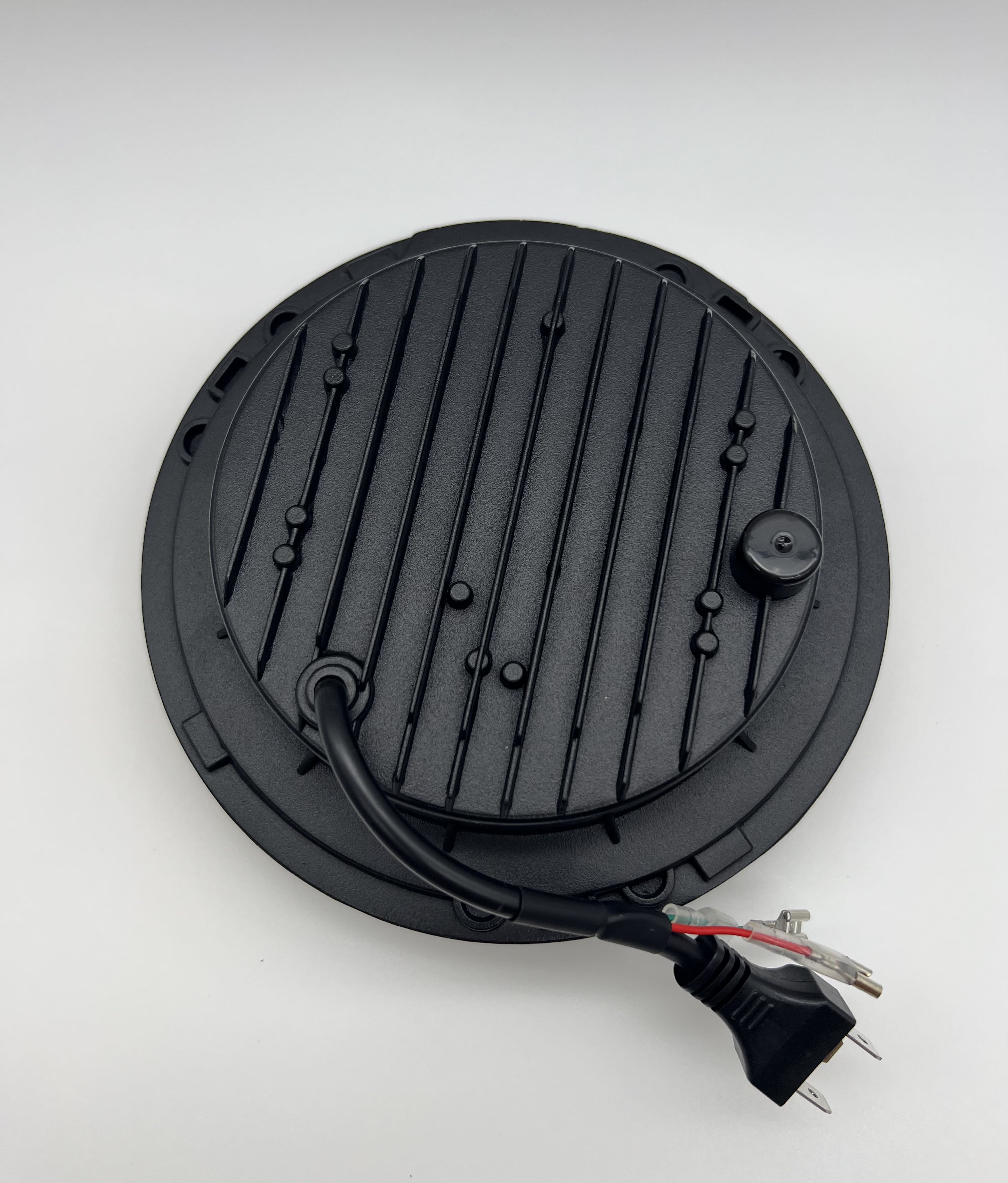 Універсальна фара для мотоцикла – простий монтаж та надійне освітлення