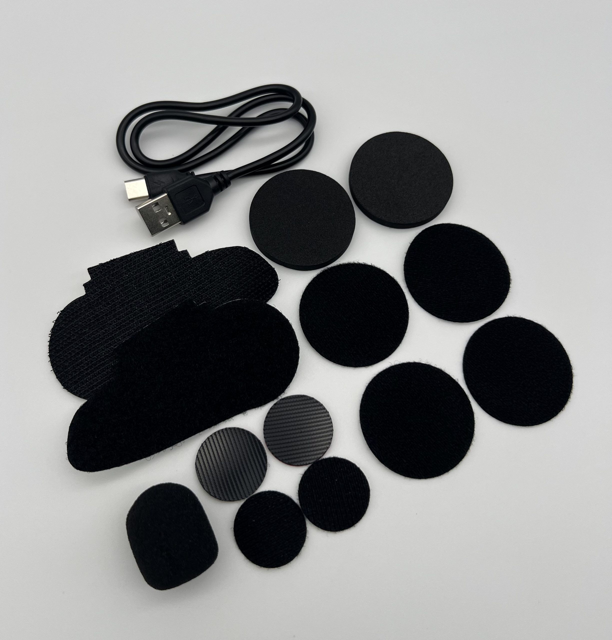 Всі необхідні елементи монтажу в наборі до Gearelec DK02