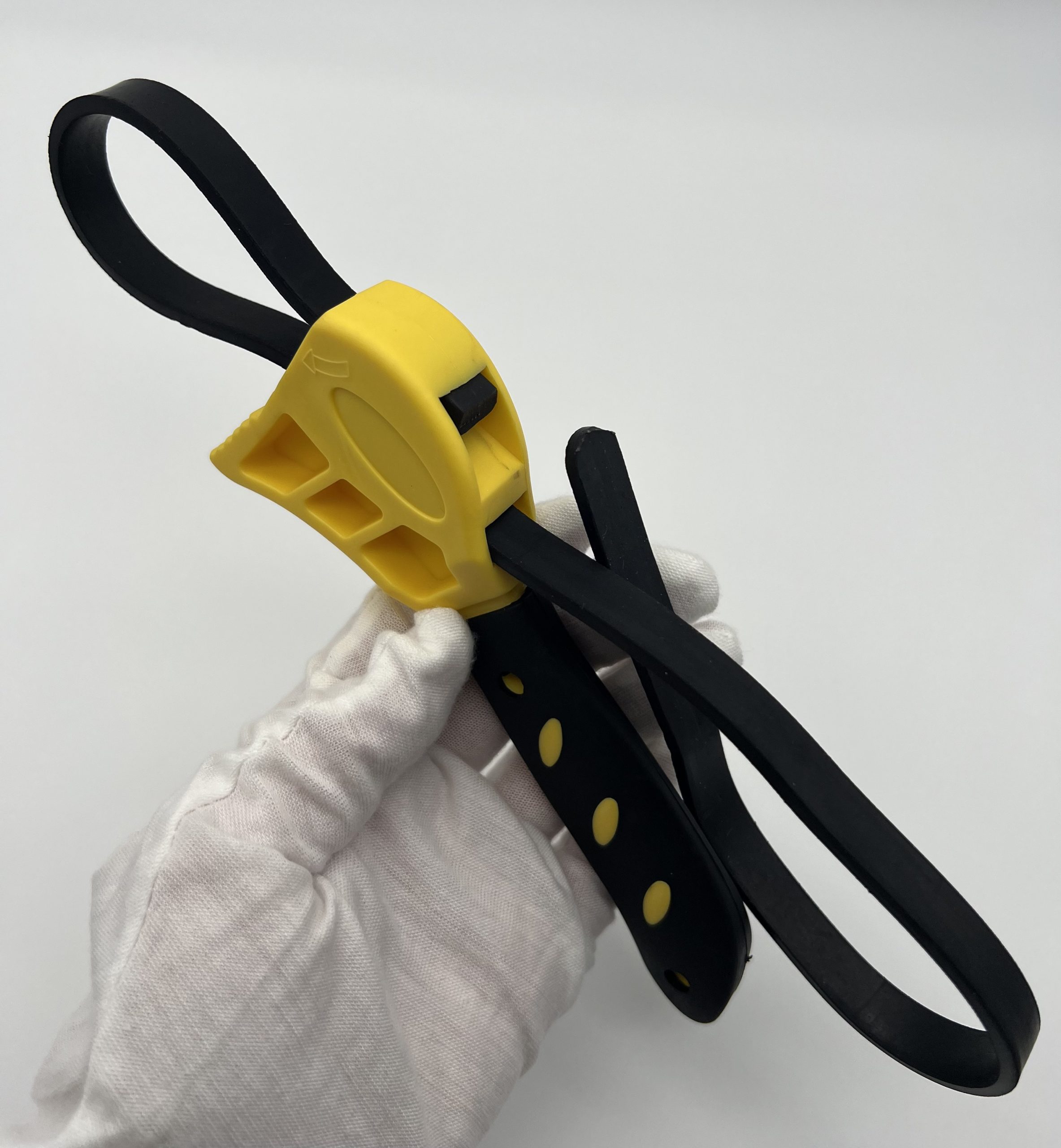 Стрічковий ключ для труб у жовтому кольорі для фітингів, накидних гайок та хомутів