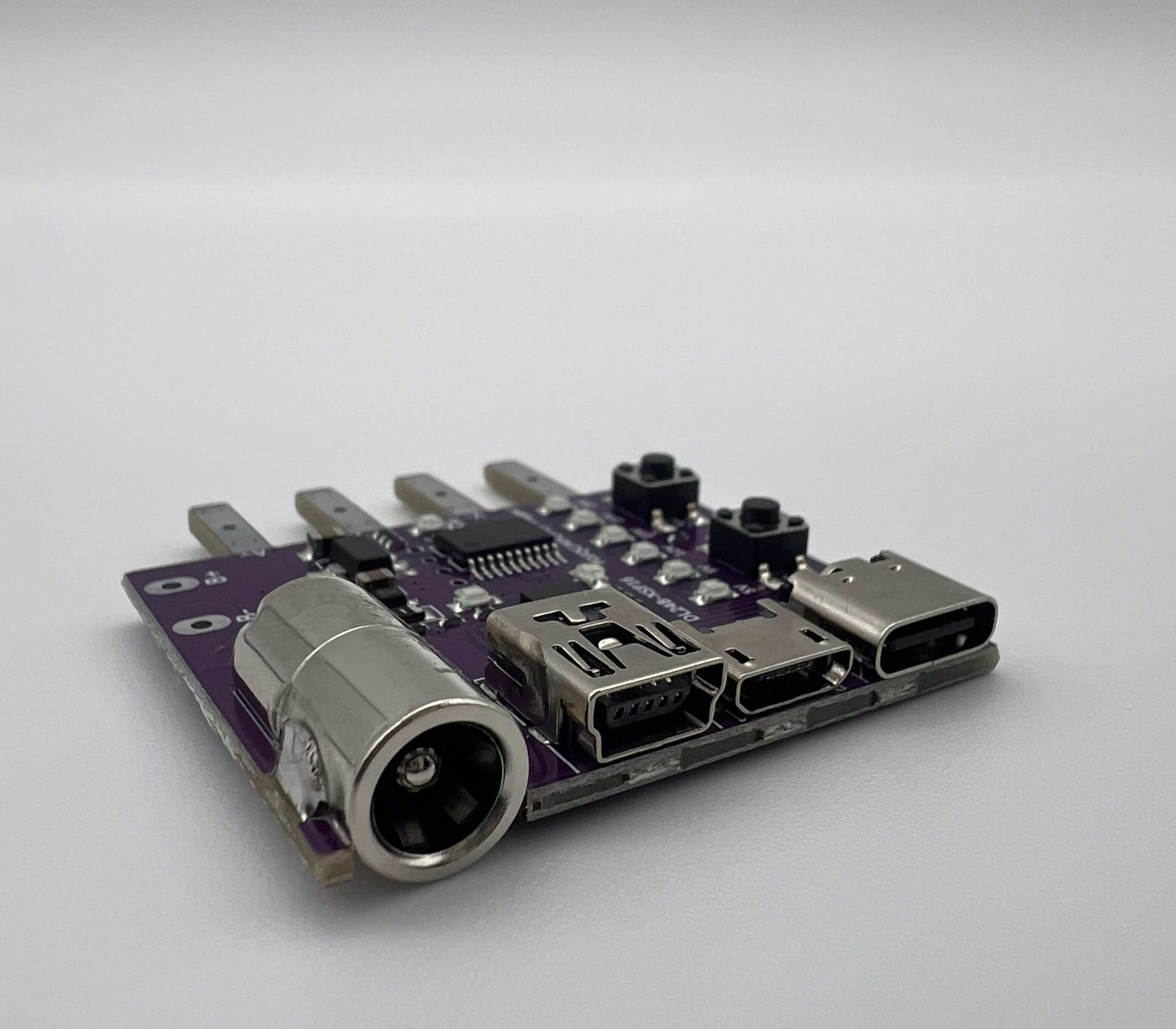 ATORCH Type-C PD3.1 – компактні розміри та професійний функціонал