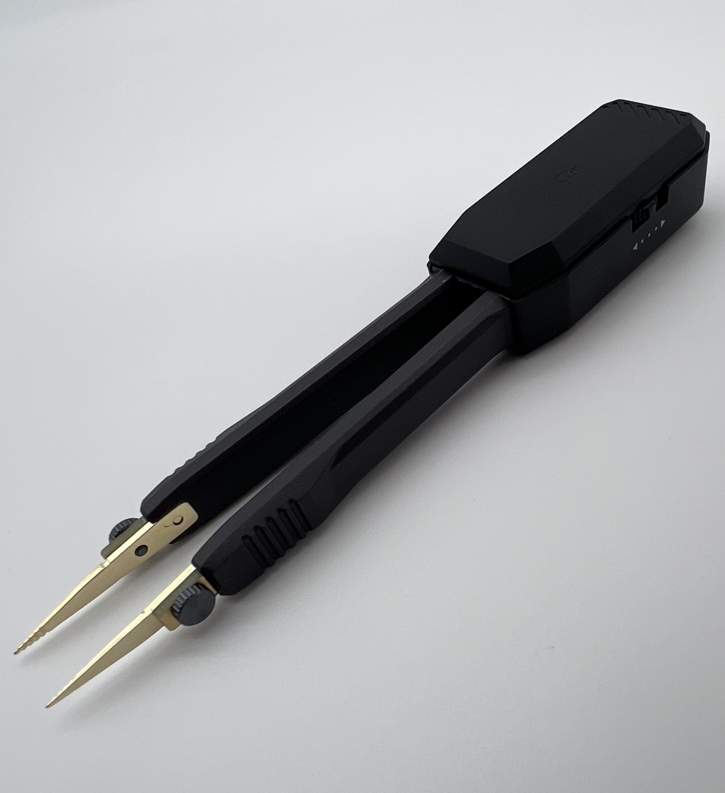 FNIRSI LCR-ST1 – ідеальне рішення для діагностики SMD-компонентів