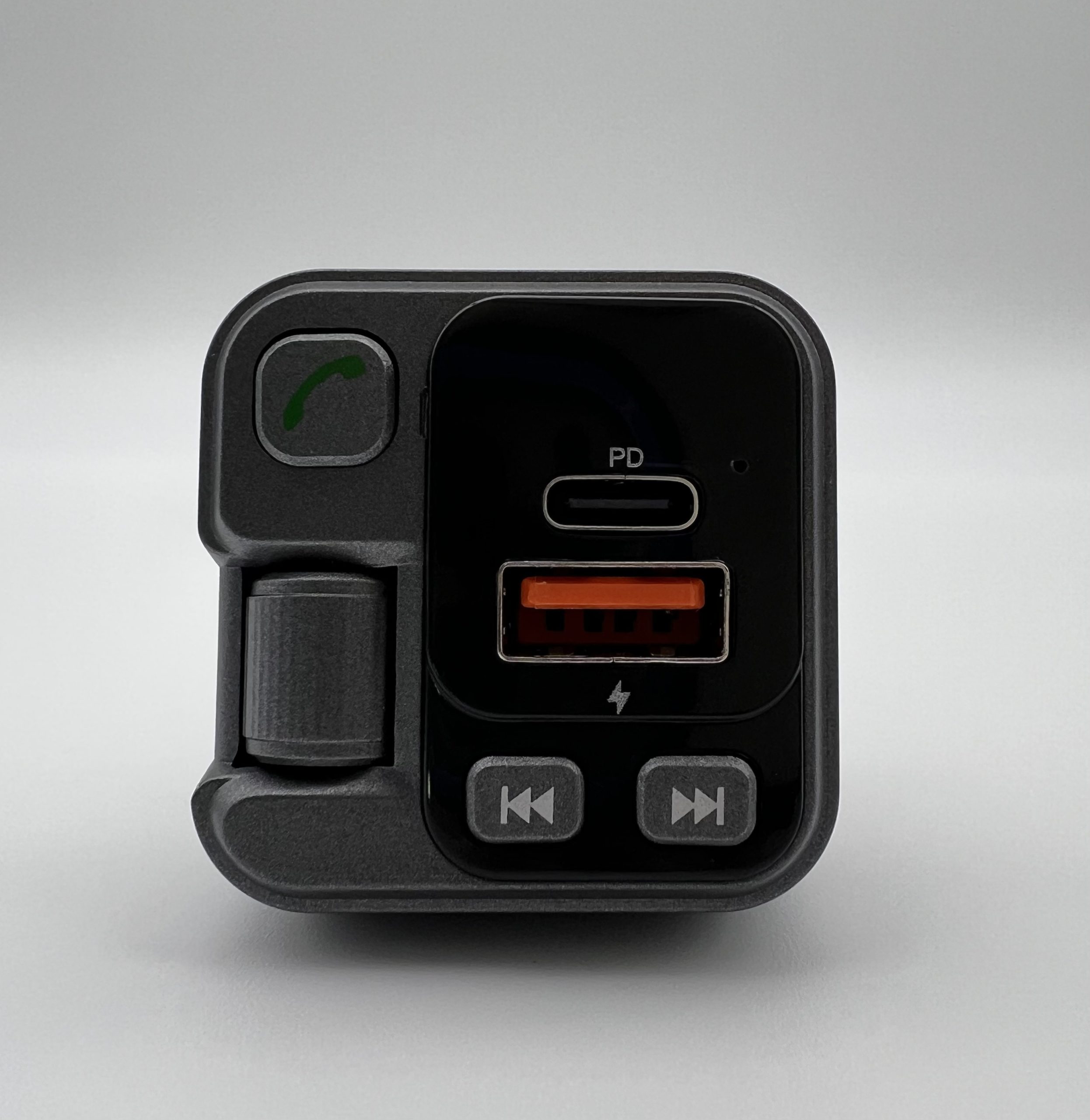 HM101 – універсальне рішення для водіїв