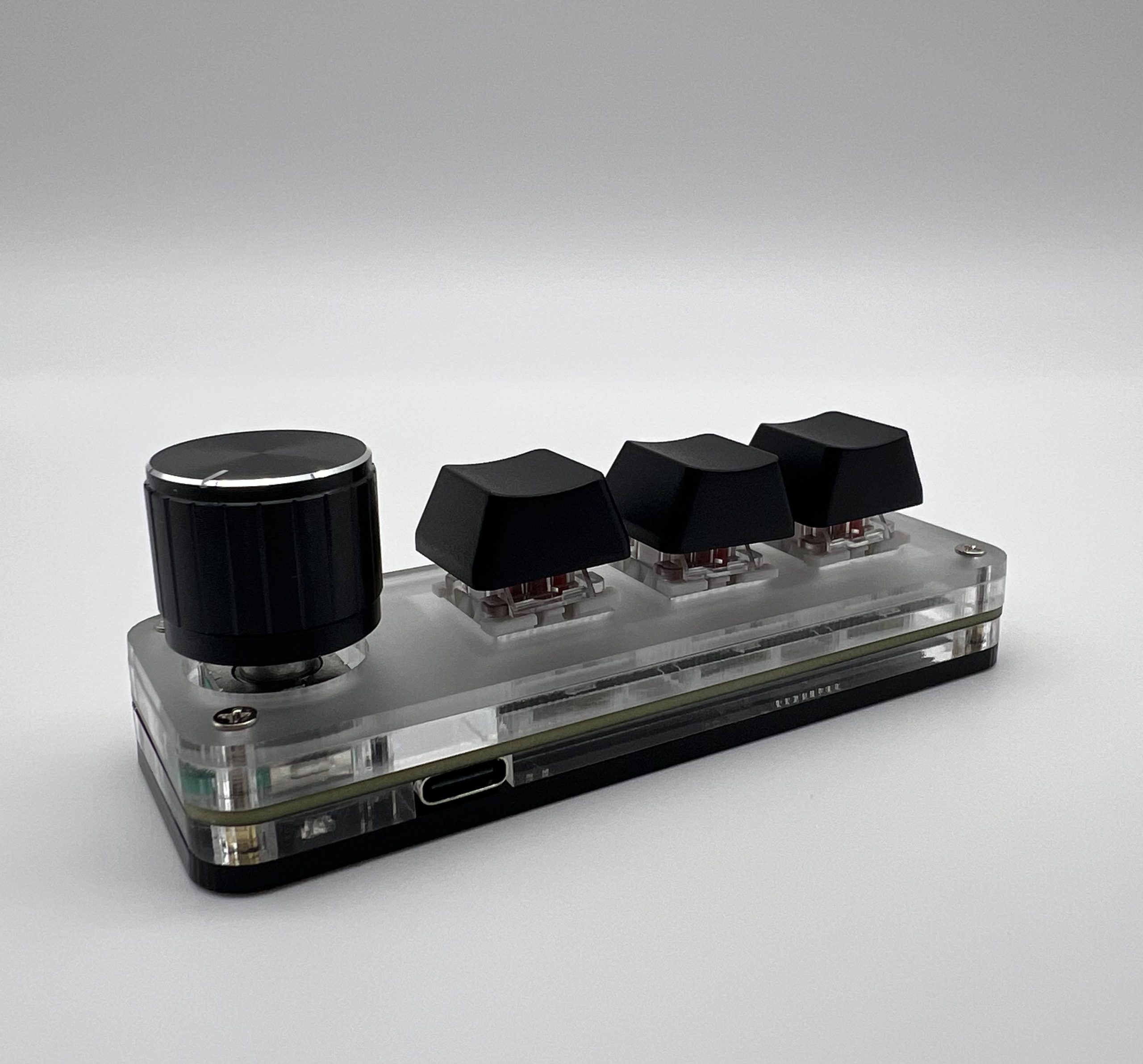 Макропад ammtoo для швидких команд системі