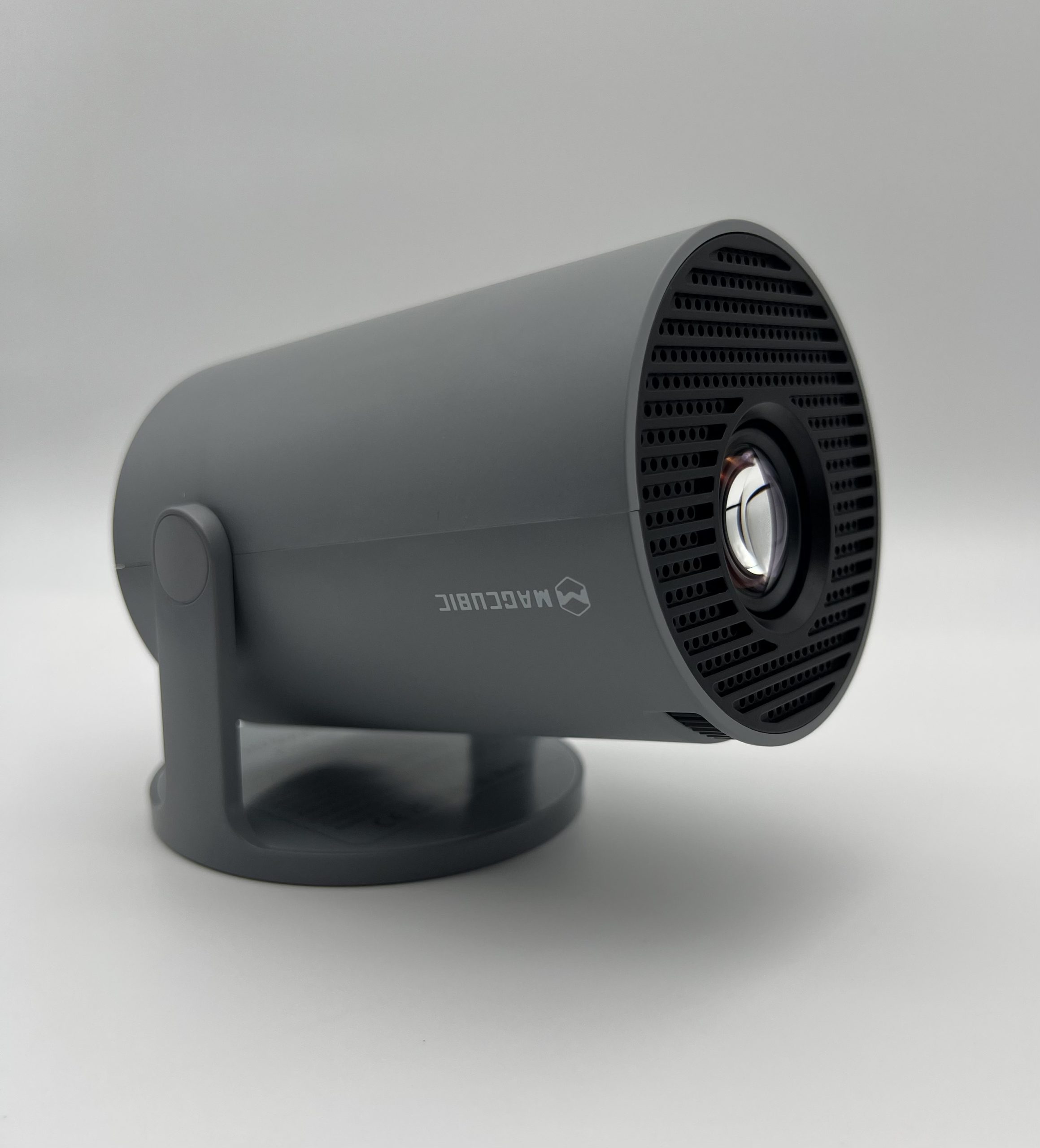 Magcubic HY300 Pro 4К – компактний ЛЕД-проектор