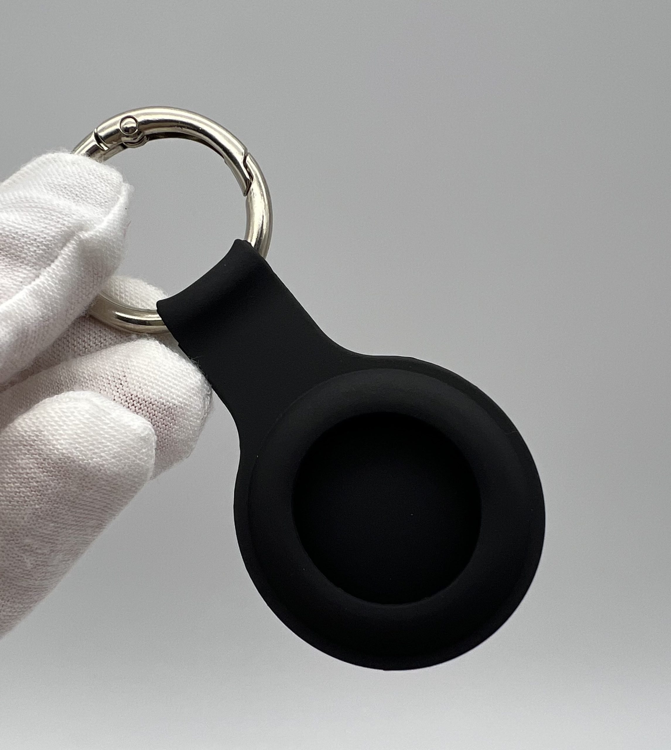 Зручний захисний брелок-чохол для кріплення трекера UGREEN