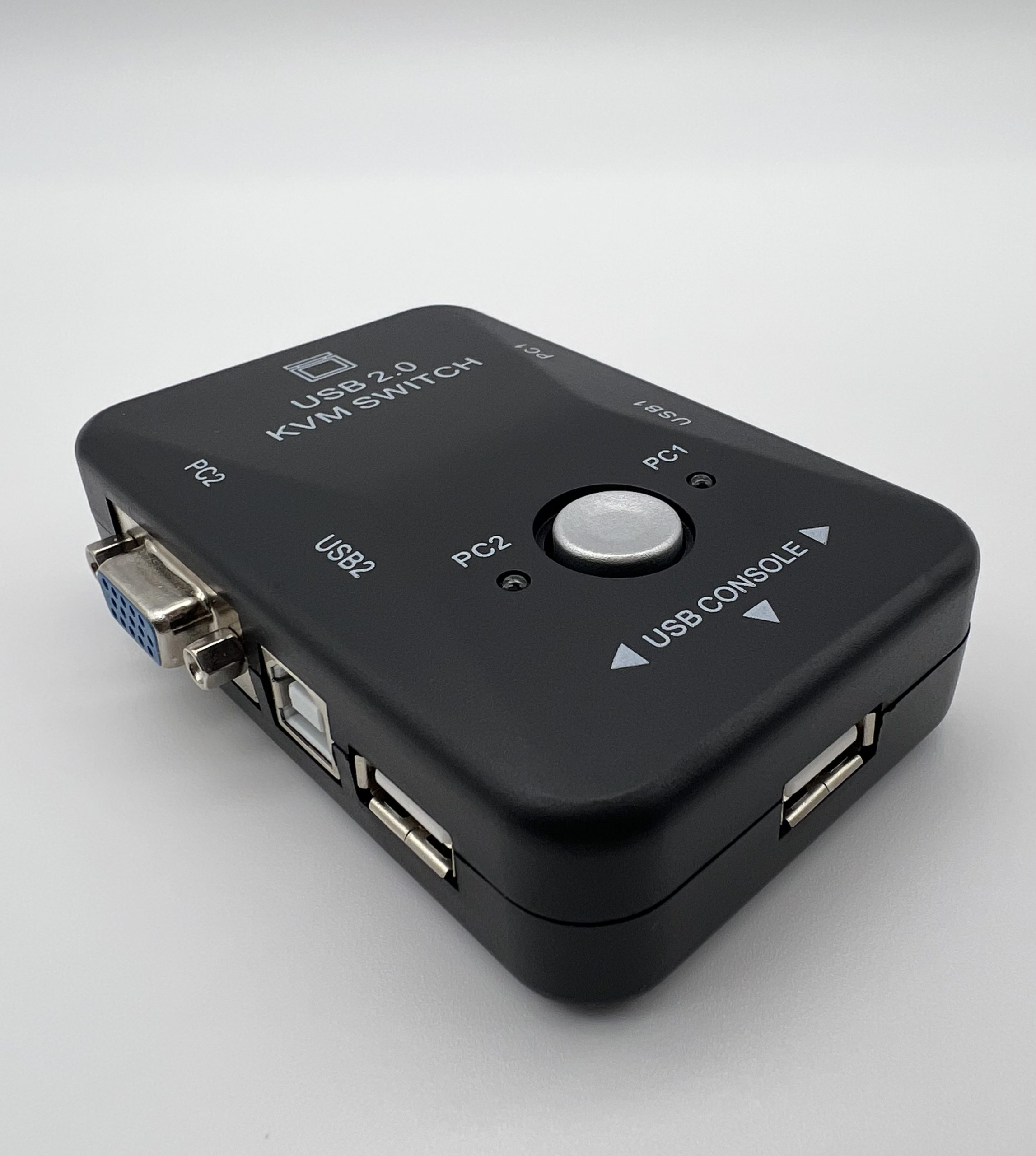 USB KVM перемикач – апаратний комутатор для офісу та домашнього використання